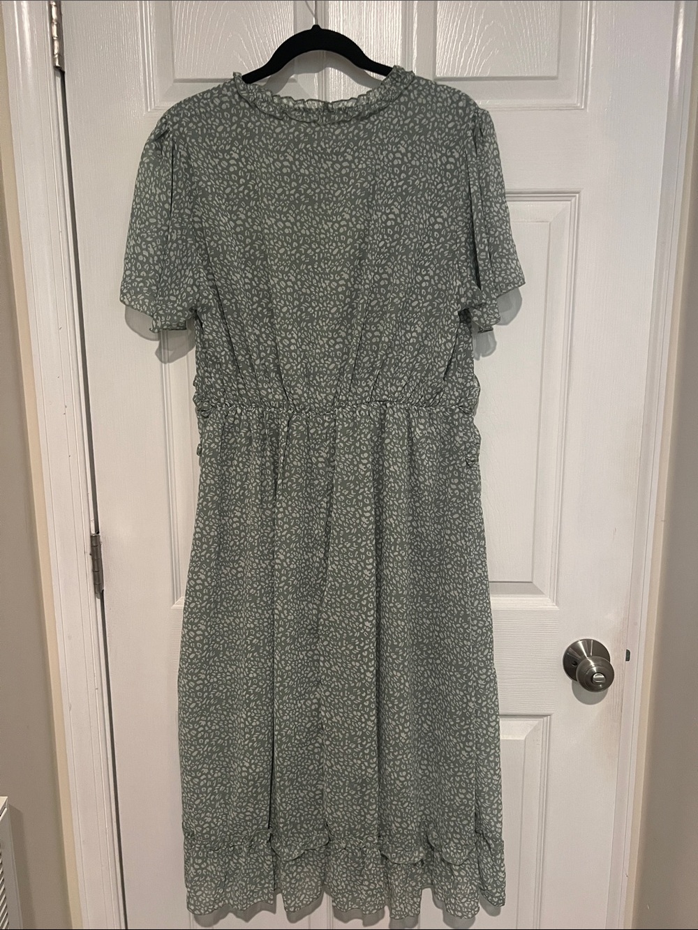 Amazon Sage Green Floral-Print Midi Dress - Picture 2 of 2